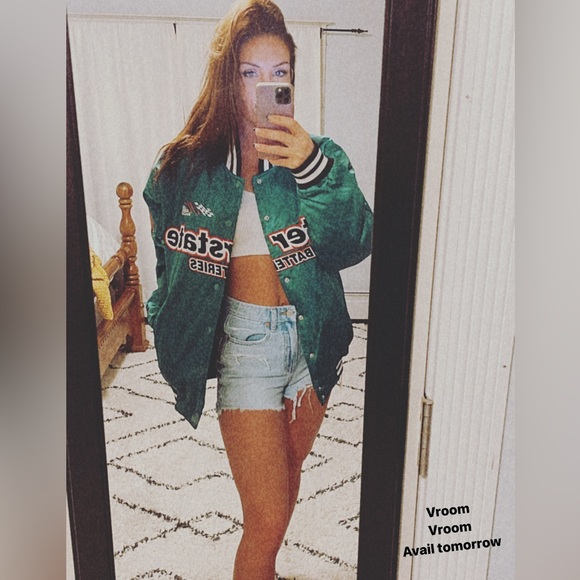 Meet your Posher, Lindsay - Picture 4 of 11